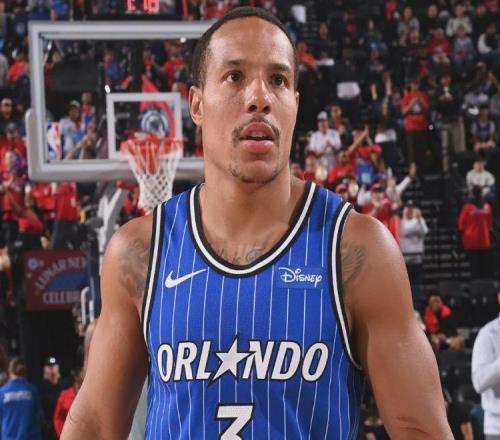 快船绝杀失败！36+5对轰伦纳德！7换1交易改变NBA格局