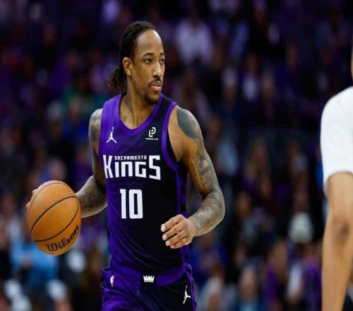 巴克利对国王队进行了嘲讽，因为国王队本周末的连败纪录仍在继续