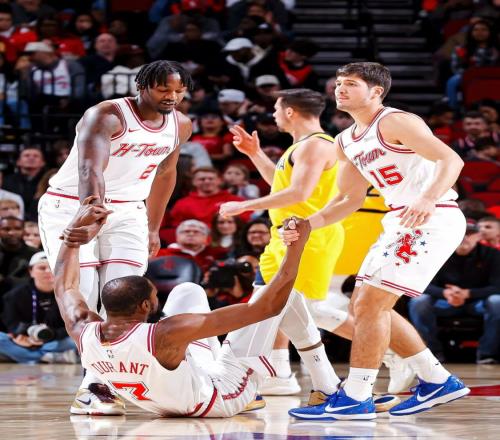 数据狂跌！火箭最惨引援诞生，4年5300万+三分24.6%，湖人好险啊