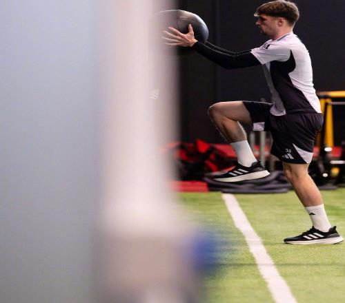 客场一击干倒埃弗顿，曼联可以偷笑但卡里克需要小心