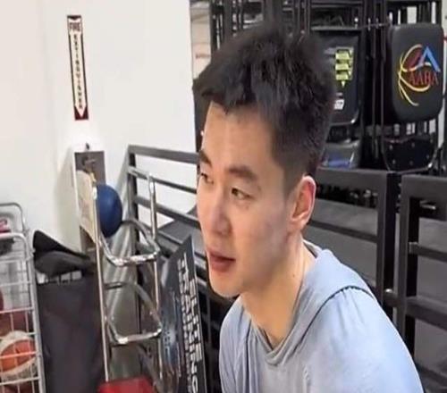山东大汉好样的！春节赴美特训，场均22分加冕得分王却无缘国家队