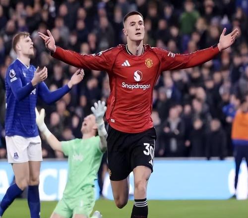 随着曼联10埃弗顿，英超第27轮结束了所有比赛，最新排名如下！