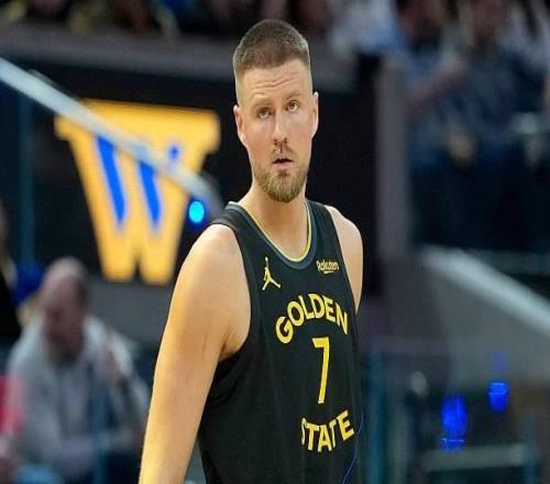 队记：波尔津吉斯因病未随队出征客场，至少缺席未来两场比赛