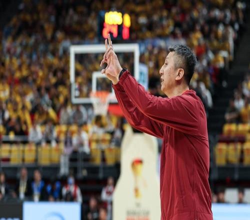 客场作战央视直播，郭士强立下军令状，想赢日本队首发得这样安排