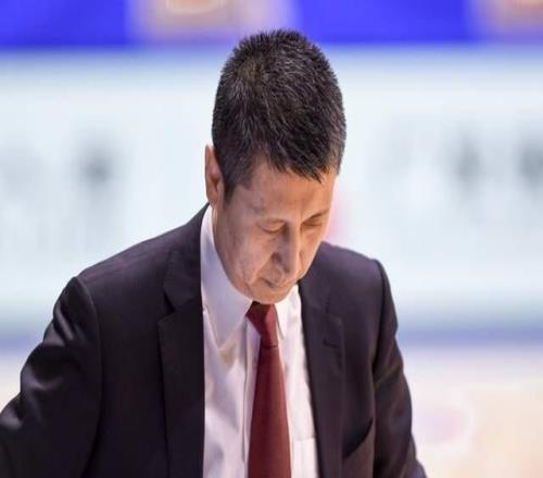 折腾!2米21小巨人跨越3大洲、转机5次、飞行14204公里,驰援男篮