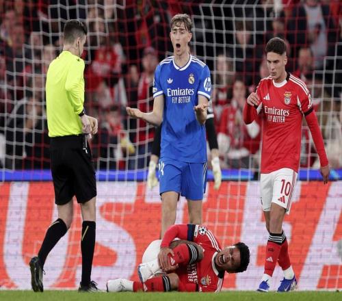 愤怒皇马中卫歧视中国人4天后仍拒道歉！无视抗议+社媒继续转发