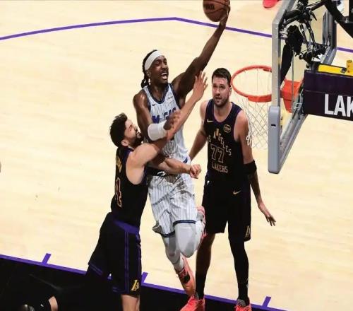 老詹绝杀不中！状元轰36+10+6，湖人1分落败，小巨头20+12+准绝杀