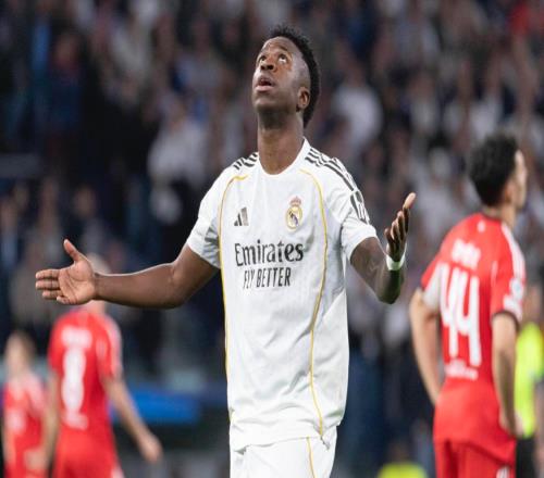 皇马声称反歧视！球员却辱华！现场球迷还行纳粹礼、唱法西斯歌！