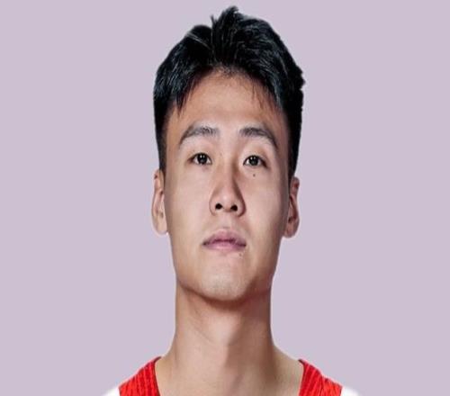 中国男篮首发5人出炉：队长赵睿！胡金秋+王浩然+朱俊龙+贺希宁