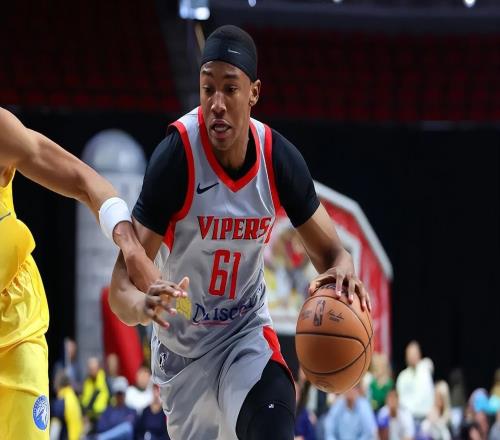 加盟火箭二队后表现明显提升了，锋线新秀真是树挪死人挪活