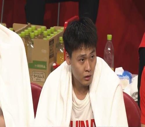 中国男篮大逆转：打败日本！一场7分险胜，胡金秋20分，赵睿10分