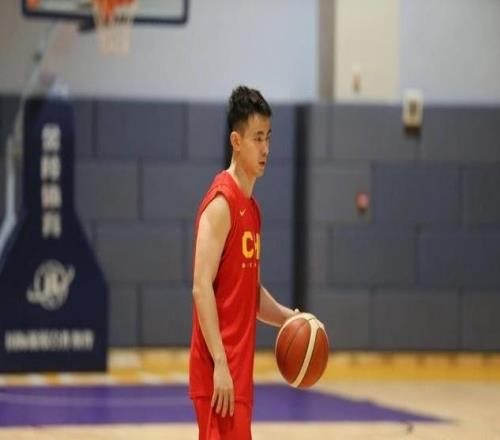 赵继伟：重返国家队的整体感觉还不错，系统的训练状态在慢慢变好