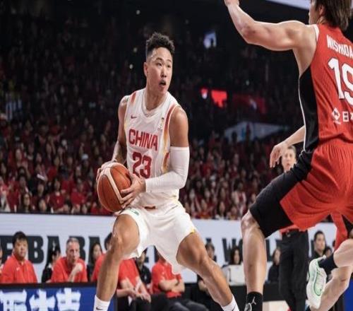 状态终于回来了，中国男篮第三节开局打出130进攻高潮
