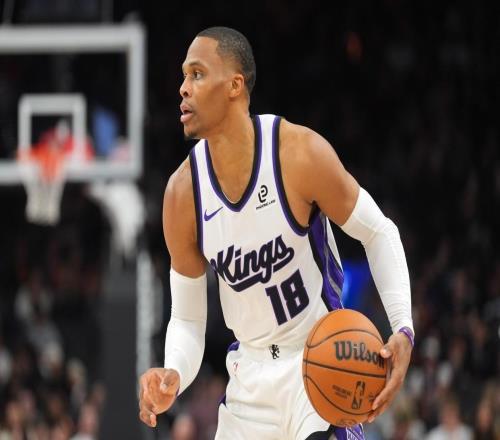 三分39中17，主场大胜国王，火箭队8人投进三分，化身远投大队