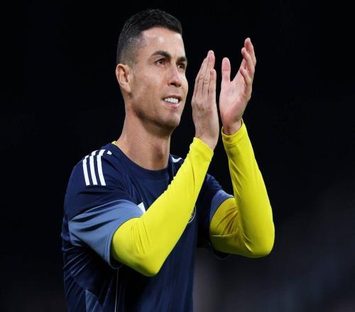 C罗买下俱乐部25%股份！9亿英镑身家曝光，暗藏回归曼联巨大信号