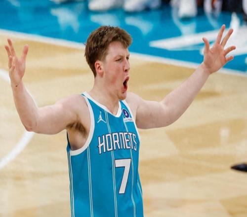 提高21场！克尼佩尔太狠了，刷爆80年NBA第一纪录，黄蜂重建成功