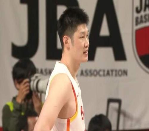 中国男篮绝地反击！贺希宁关键先生，胡金秋统治级，2人证明价值