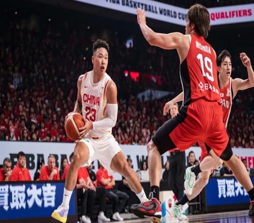 不愧是国内第二得分手，深圳队后场球星成为了中国队的奇兵