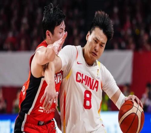 这一夜，李弘权哭了，多少中国男篮的球迷也哭了