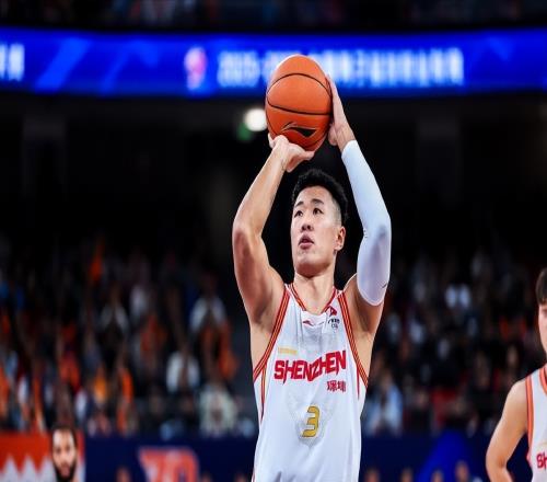 从空位不敢投，到不讲理三分！谁点燃了中国男篮的反击之火