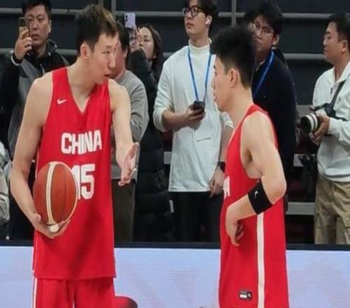 男篮战胜日本队后的思考：周琦曾凡博张镇麟胡明轩还能进国家队吗