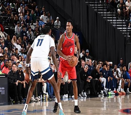 被对手各种针对！快船后场新援在进攻端的表现也是明显吃力起来了