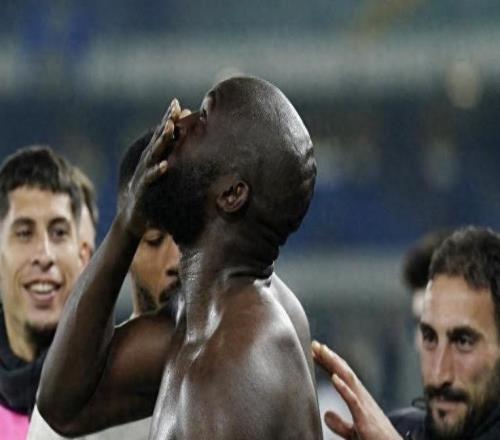 卢卡库补时绝杀后泪洒赛场：终结9个月进球荒，告慰在天之父