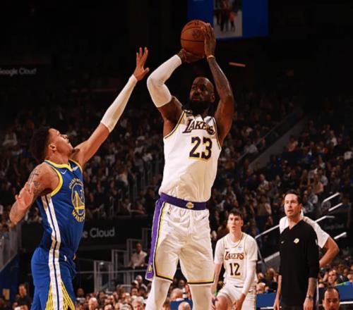 狂胜28分！湖人双杀勇士，詹姆斯创6大神迹，东契奇26+8格林卧底