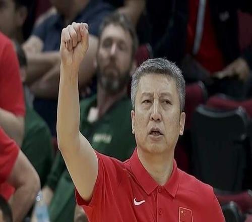 中国男篮赢了,他们3人却输了,主动告别国家队吧,别再坑郭士强