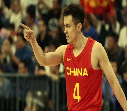 赵继伟8分！赵睿2+3，余嘉豪9+5，胡金秋6+2,中国男篮暂时落后1分