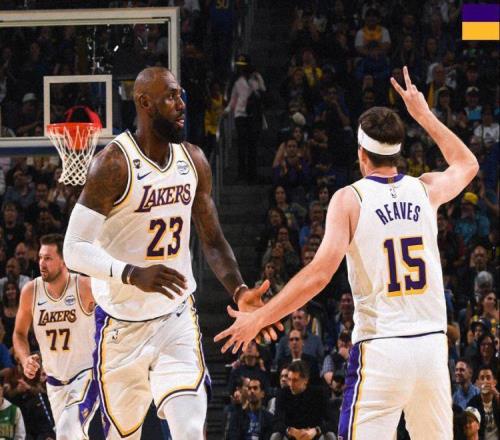 湖人28分大胜勇士！詹姆斯连轰4大纪录，难怪说库里没KD赢不了他