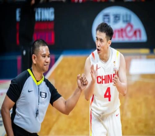 燃尽自己！超远三分救命+拼到5犯下场郭士强选他弃庞峥麟没错