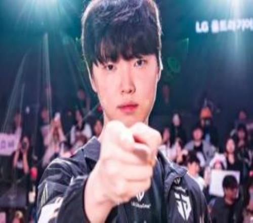 联赛超真的太猛了！GEN获第8个联赛冠军6个为Chovy加入后取得