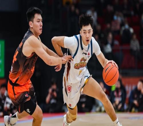 CBA彻底乱套了辽篮苦主连裁两名外援：直接摆烂全华班出战