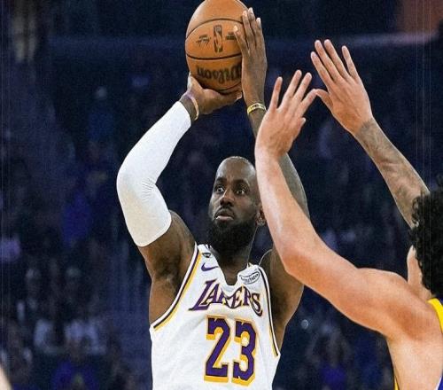 东契奇生日夜26+6+8，詹皇准三双造2大纪录，湖人大胜勇士止3连败