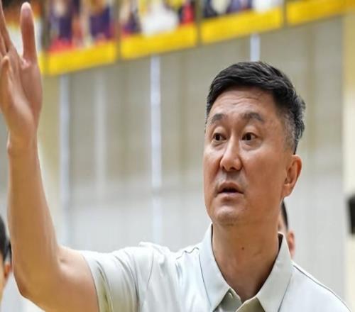 广东更新训练！崔永熙与麦考尔已参与对抗，徐杰未出现在镜头！