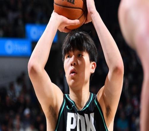 杨瀚森复出2+1！开拓者惨败难阻黄蜂17战14胜米勒26+8+6三分