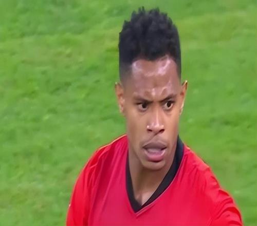 中超冬窗关闭，申花最壕，泰山队0支出，一队白捡3个宝贝争冠有戏