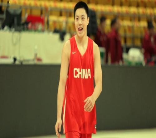 中国队不换人！PK省队仍弃用胡明轩，焦泊乔也是看客，力争两连胜