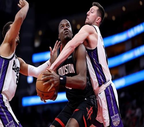 作用有限出场时间不多，火箭想要送走他的合同都不是容易的事情