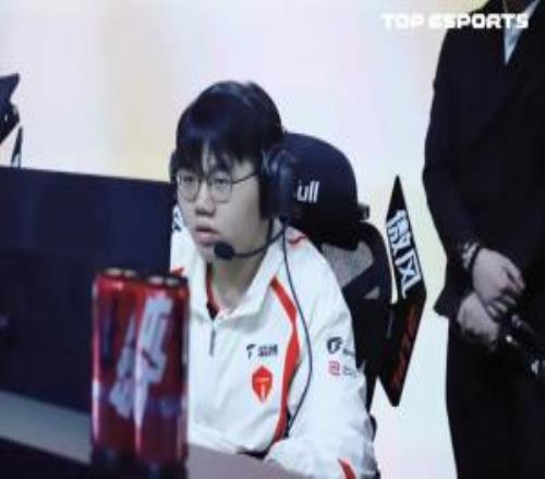 将对阵WBG，JiaQi：他们下路对线比较强，注意下对线就好了