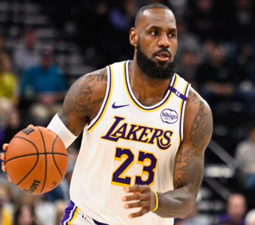 东詹48+13+17湖人终结3连败：詹姆斯连创历史东契奇生日夜爆发