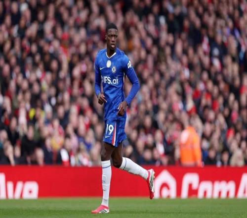 内维尔：马马杜萨尔做得不错，今天他可以昂首离开