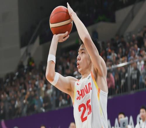 11分绝境逆转！李弘权+21正负值暗藏玄机，中国男篮赢在哪