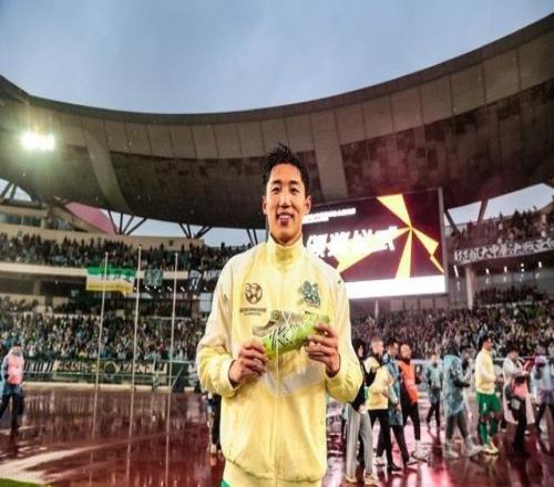 曹永竞庆祝夺超级杯：感谢到场的每一位球迷，我们联赛见