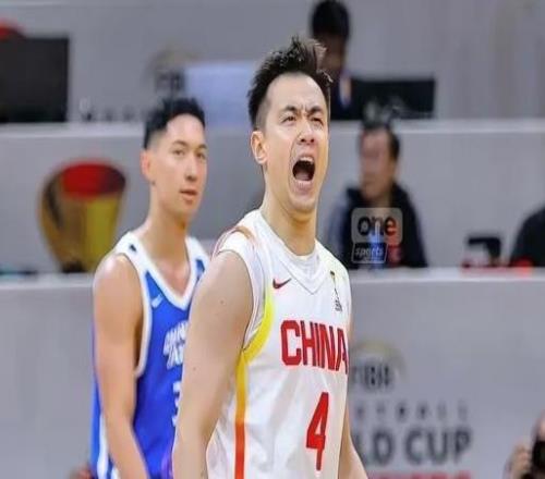 险胜！郭士强赛后吐真言，男篮更衣室这一幕太动人