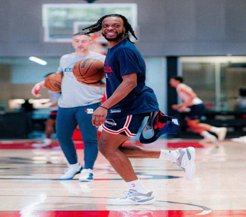 等到了！1换2，快船生涯首秀，26岁全明星能拯救泰伦卢吗