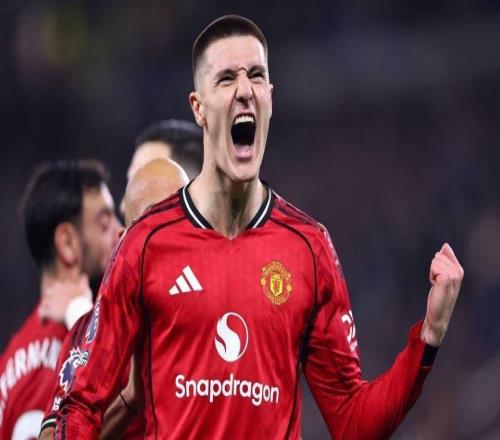 曼联跻身前3！英超11战不败，8年首次双杀水晶宫，延续5纪录