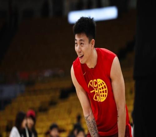 问诊张镇麟：两战4中1成男篮最大失意者短板依旧国家队前景堪忧