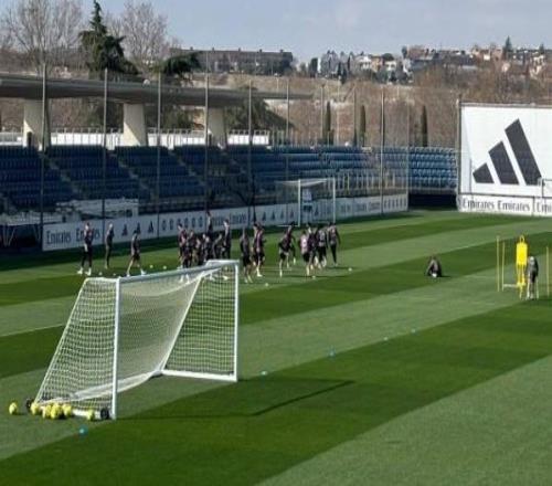 TA跟队：赫伊森参与皇马今日训练，卡马文加因牙齿问题缺席